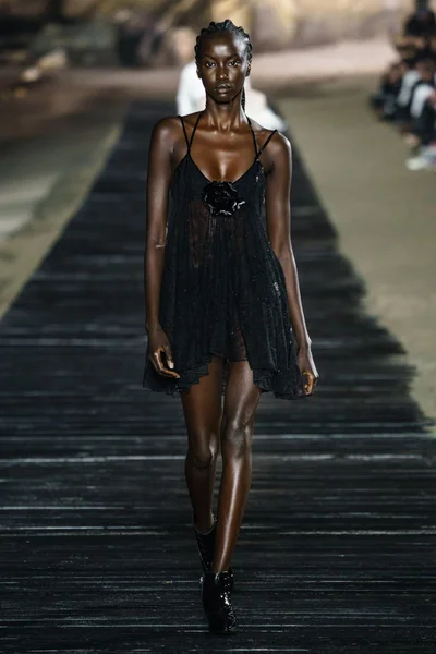 Look 60